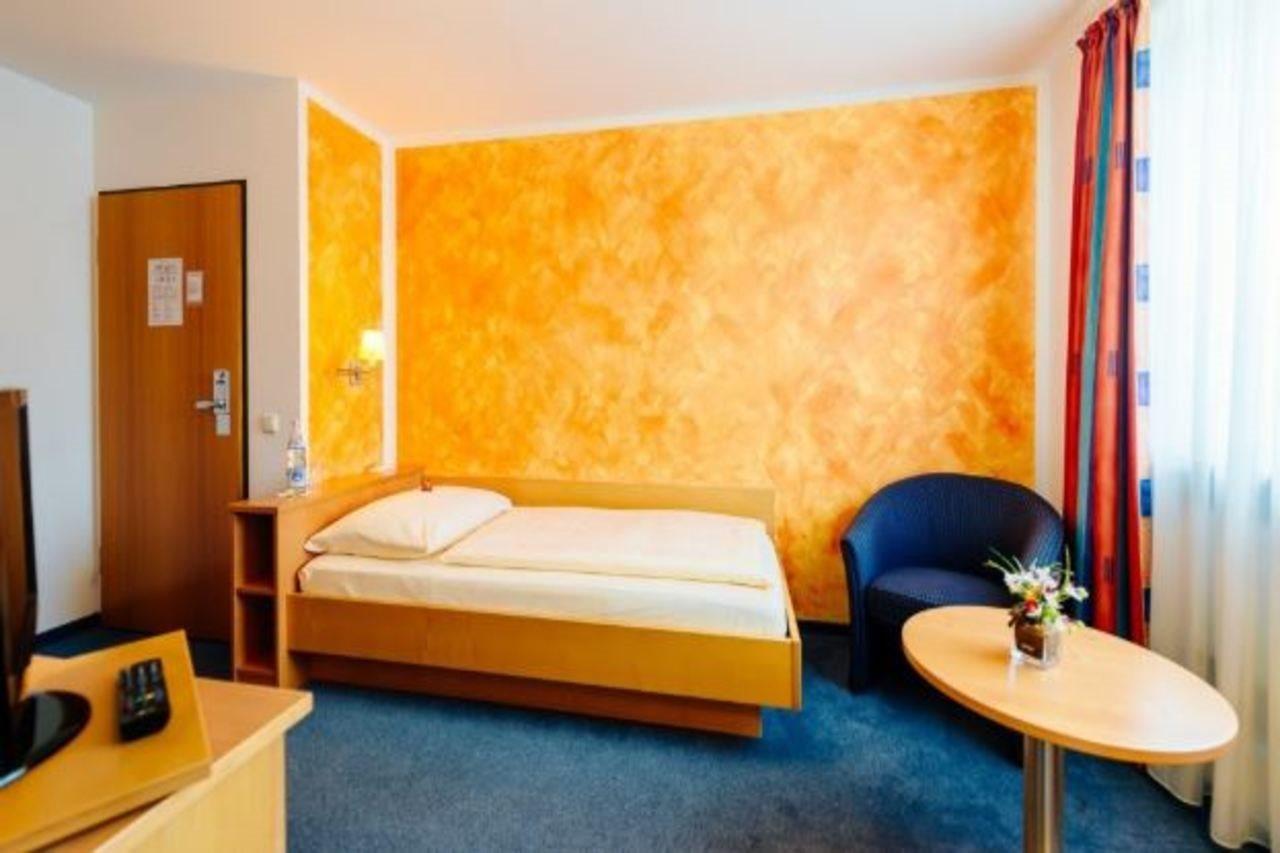 Hotel Graf Lehndorff Zur Messe Мюнхен Экстерьер фото